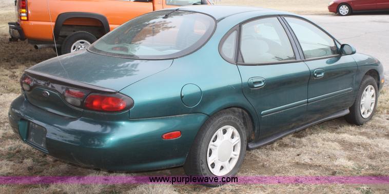 image for item A3996 1998 Ford Taurus LX