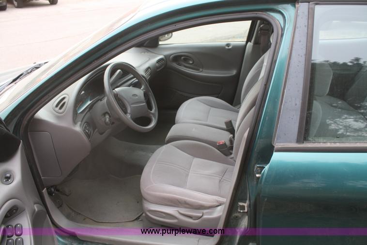 image for item A3996 1998 Ford Taurus LX