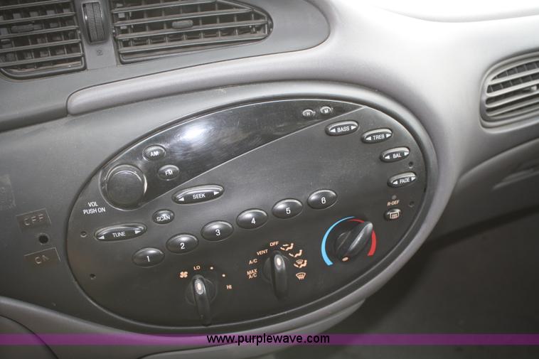 image for item A3996 1998 Ford Taurus LX