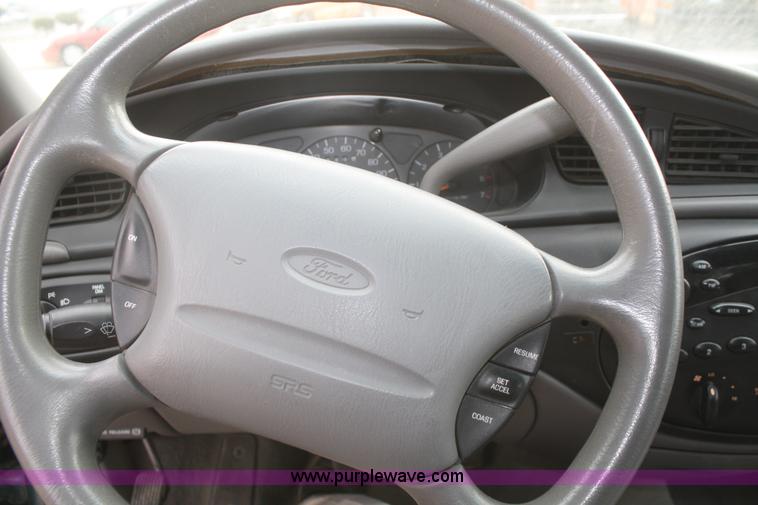 image for item A3996 1998 Ford Taurus LX