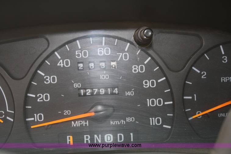 image for item A3996 1998 Ford Taurus LX