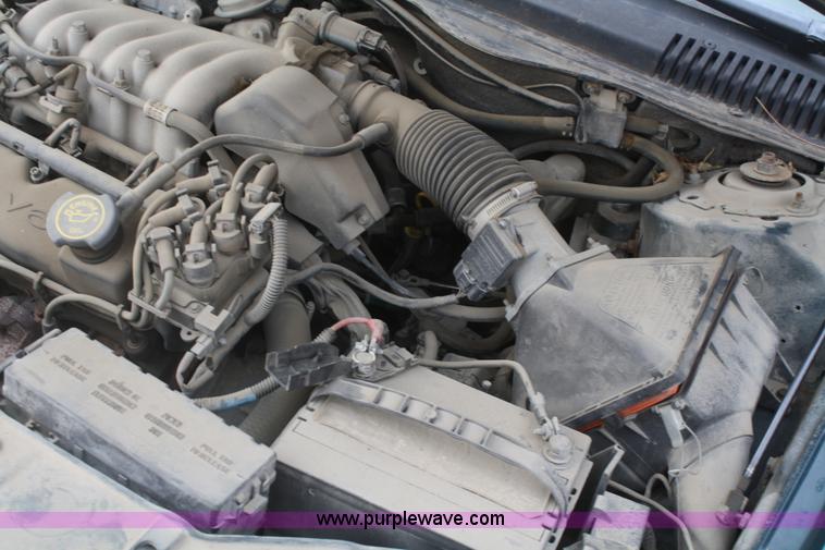 image for item A3996 1998 Ford Taurus LX