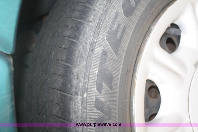 image for item A3996 1998 Ford Taurus LX