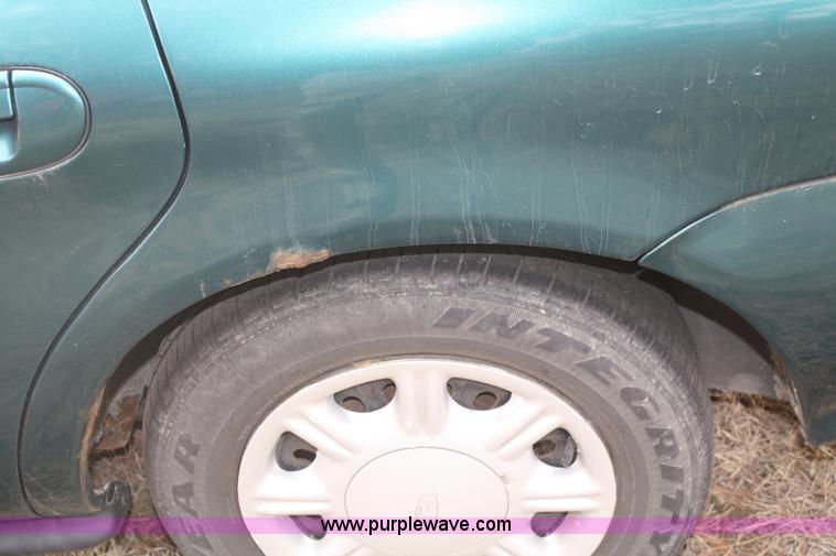 image for item A3996 1998 Ford Taurus LX