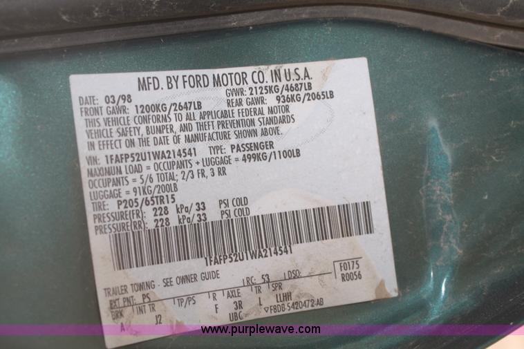 image for item A3996 1998 Ford Taurus LX