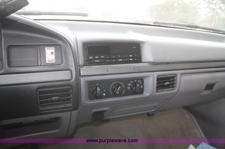 image for item A3997 1995 Ford F250 XL pickup truck