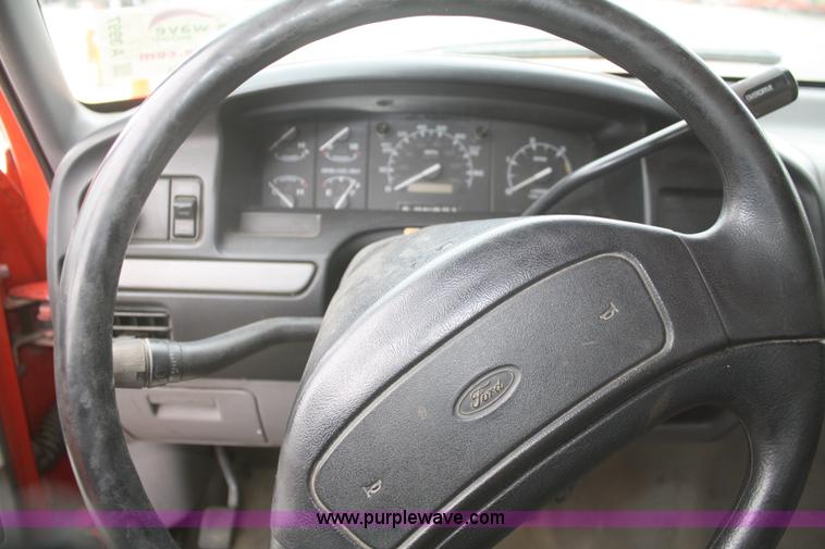 image for item A3997 1995 Ford F250 XL pickup truck