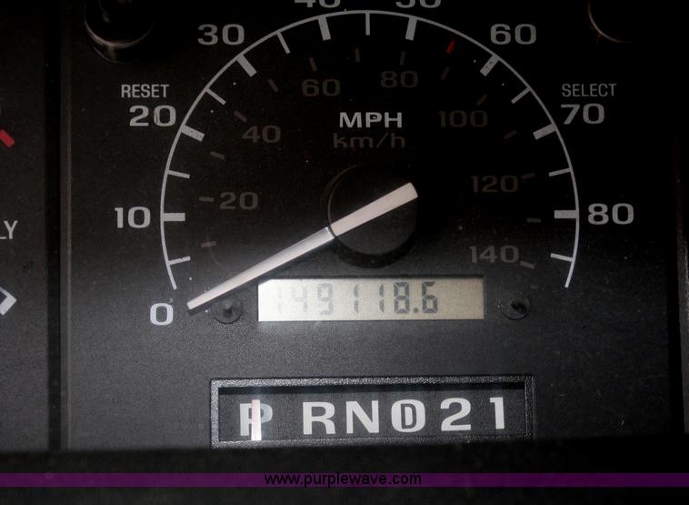 image for item A3997 1995 Ford F250 XL pickup truck