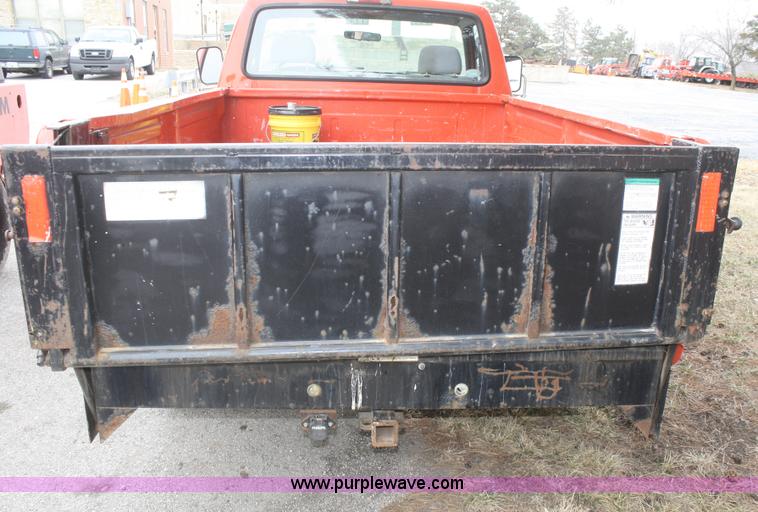 image for item A3997 1995 Ford F250 XL pickup truck