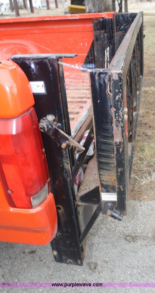 image for item A3997 1995 Ford F250 XL pickup truck