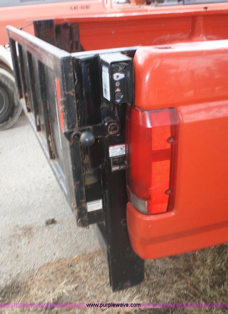 image for item A3997 1995 Ford F250 XL pickup truck