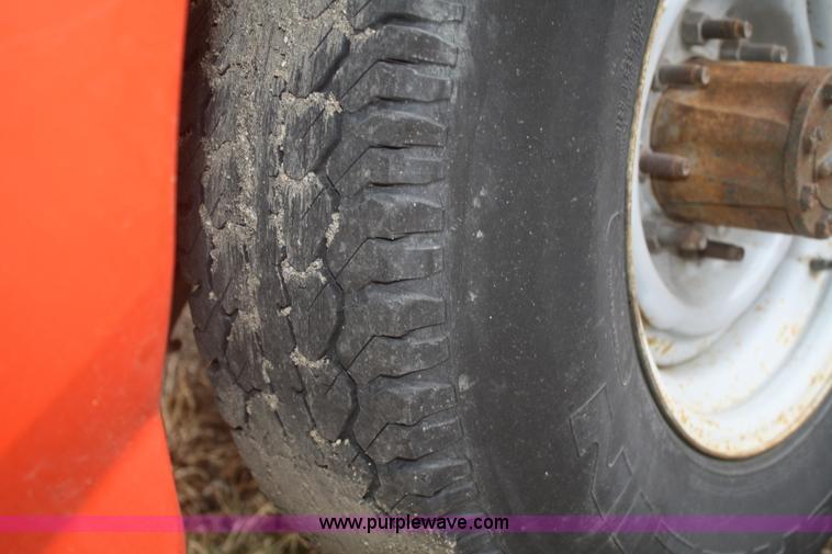 image for item A3997 1995 Ford F250 XL pickup truck