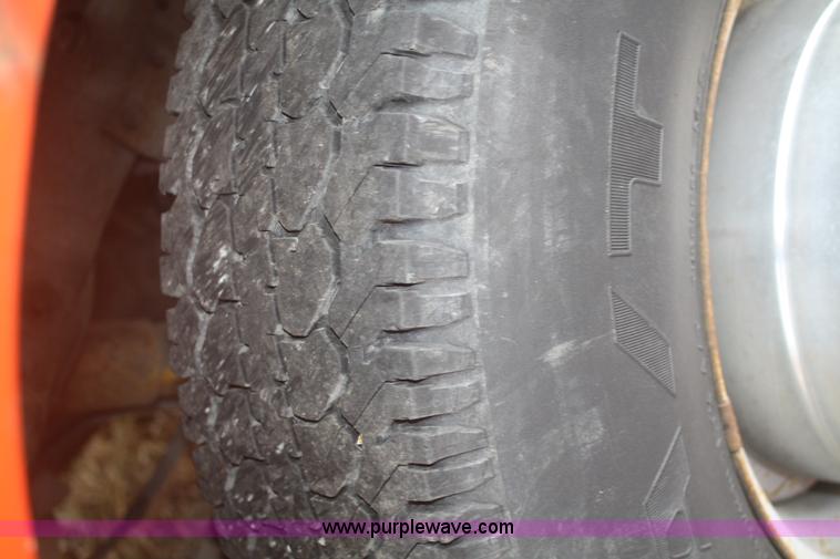 image for item A3997 1995 Ford F250 XL pickup truck