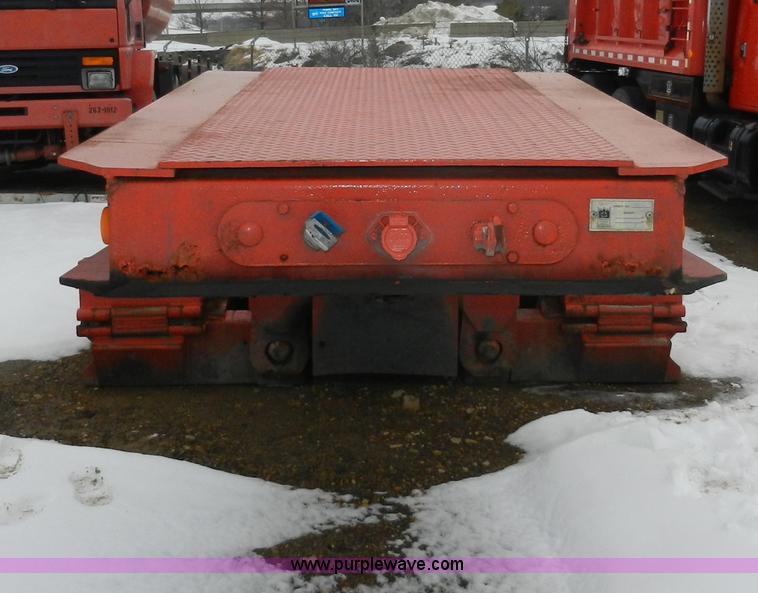 image for item A4000 1996 Trail King TK100HDG-483 triple axle trailer