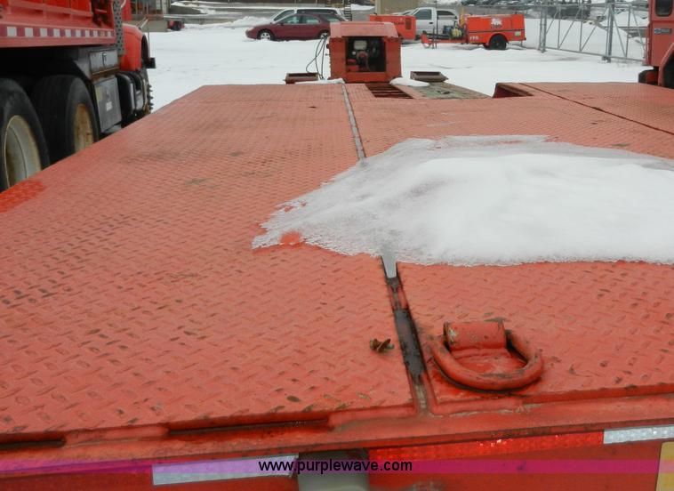 image for item A4000 1996 Trail King TK100HDG-483 triple axle trailer