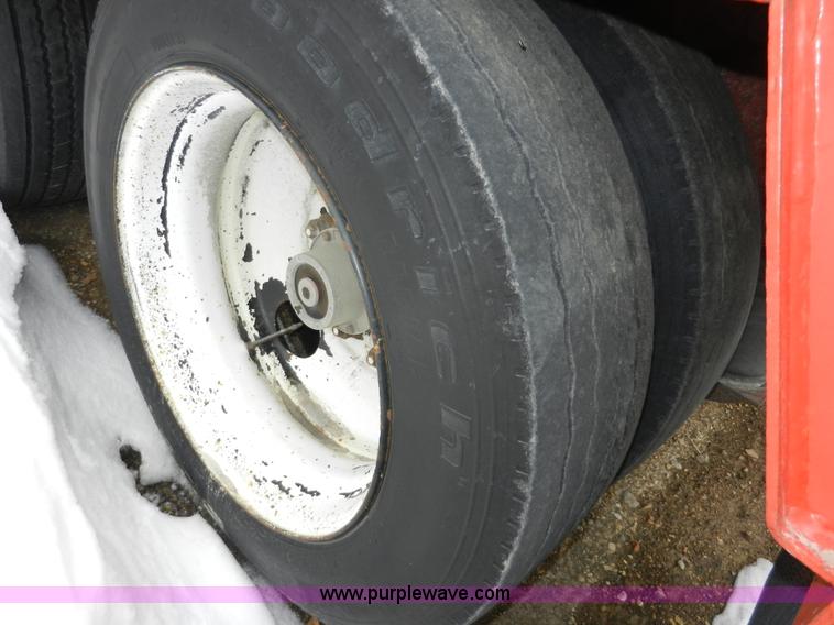 image for item A4000 1996 Trail King TK100HDG-483 triple axle trailer