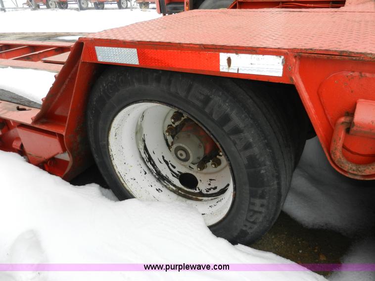 image for item A4000 1996 Trail King TK100HDG-483 triple axle trailer