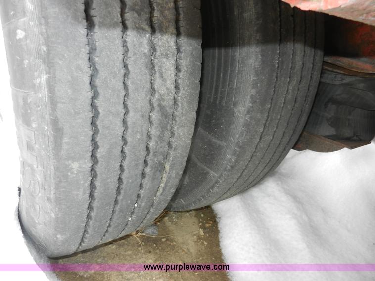 image for item A4000 1996 Trail King TK100HDG-483 triple axle trailer