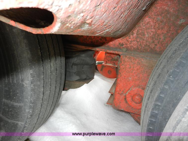 image for item A4000 1996 Trail King TK100HDG-483 triple axle trailer