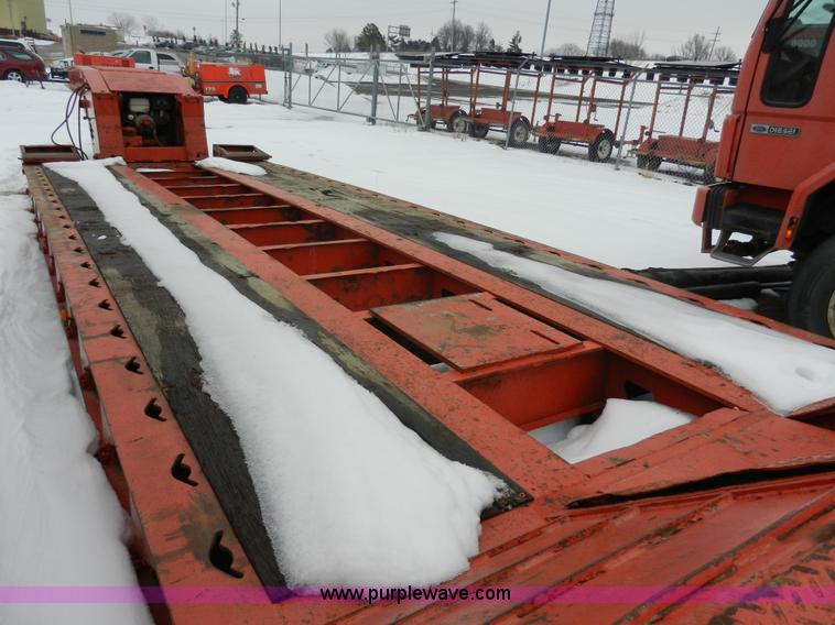 image for item A4000 1996 Trail King TK100HDG-483 triple axle trailer