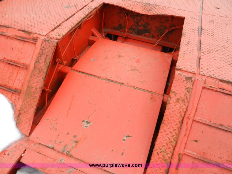 image for item A4000 1996 Trail King TK100HDG-483 triple axle trailer