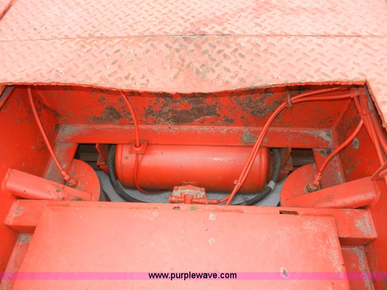 image for item A4000 1996 Trail King TK100HDG-483 triple axle trailer