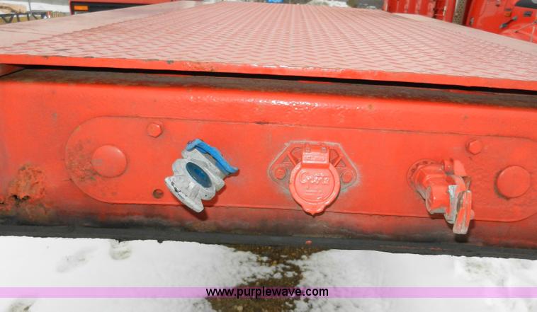 image for item A4000 1996 Trail King TK100HDG-483 triple axle trailer