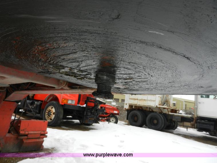 image for item A4000 1996 Trail King TK100HDG-483 triple axle trailer