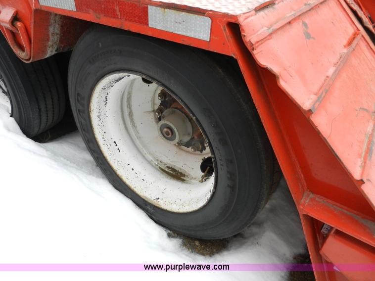 image for item A4000 1996 Trail King TK100HDG-483 triple axle trailer