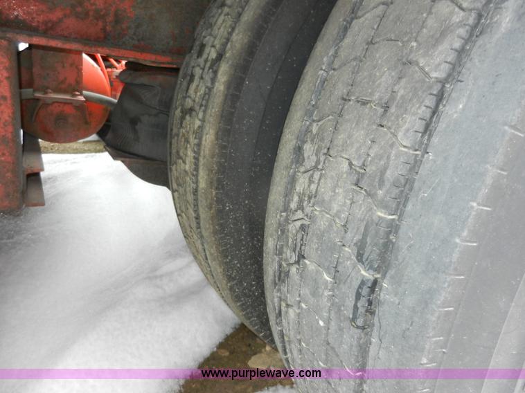 image for item A4000 1996 Trail King TK100HDG-483 triple axle trailer