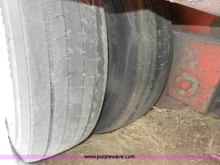 image for item A4000 1996 Trail King TK100HDG-483 triple axle trailer