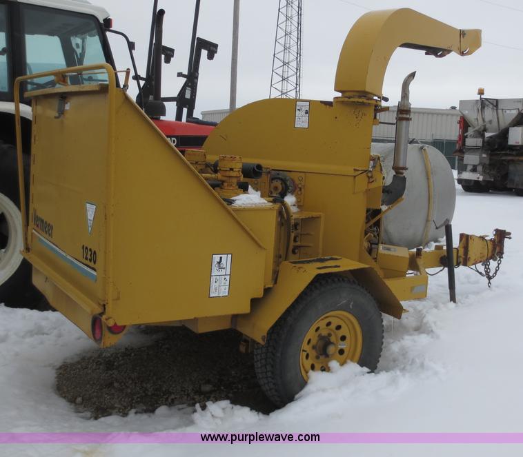 image for item D5790 1997 Vermeer BC1230 wood chipper