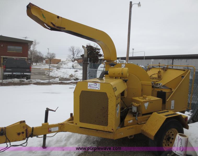 image for item D5790 1997 Vermeer BC1230 wood chipper