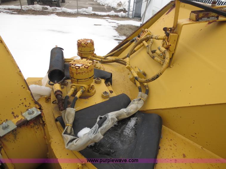 image for item D5790 1997 Vermeer BC1230 wood chipper