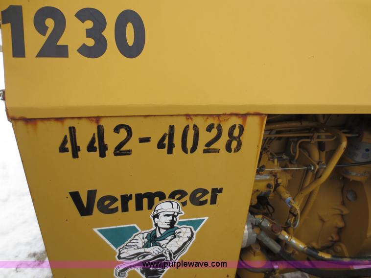 image for item D5790 1997 Vermeer BC1230 wood chipper