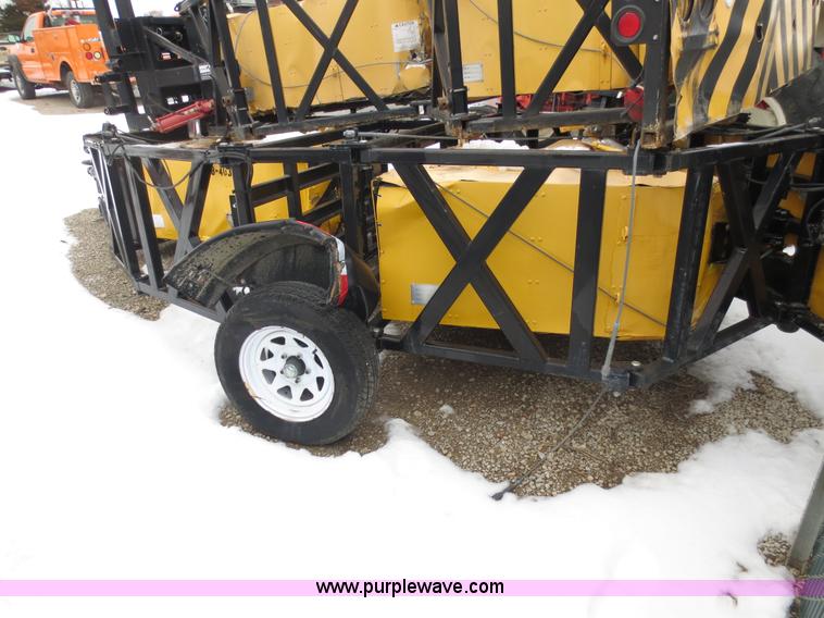 image for item D5791 2008 Safe-Stop TMA-9000 crash attenuator