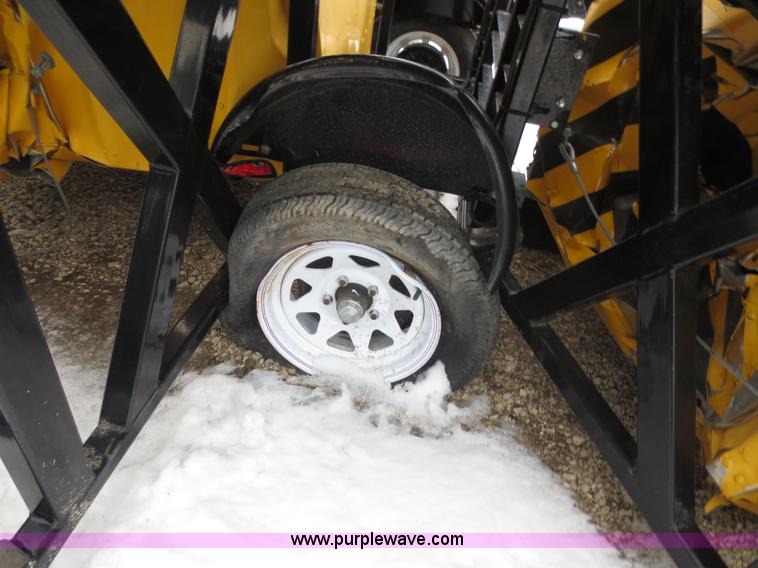 image for item D5791 2008 Safe-Stop TMA-9000 crash attenuator