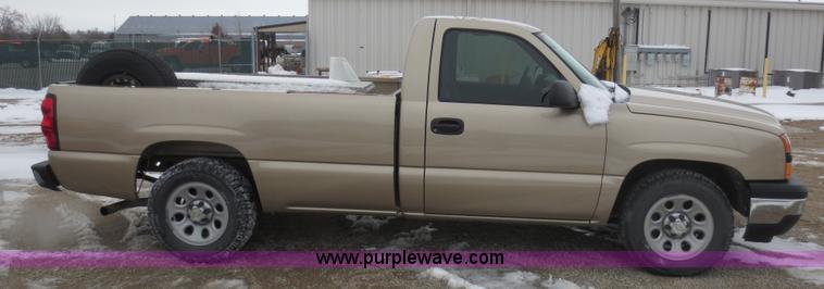 image for item D5793 2006 Chevrolet Silverado 1500 pickup truck