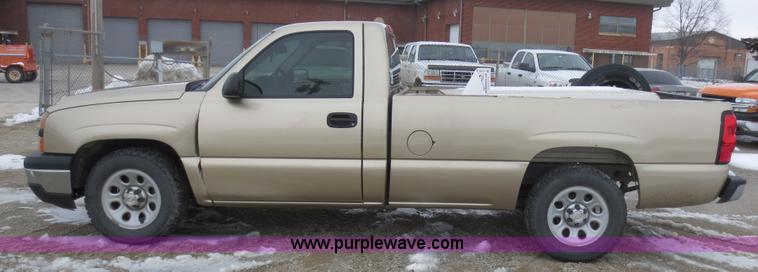 image for item D5793 2006 Chevrolet Silverado 1500 pickup truck