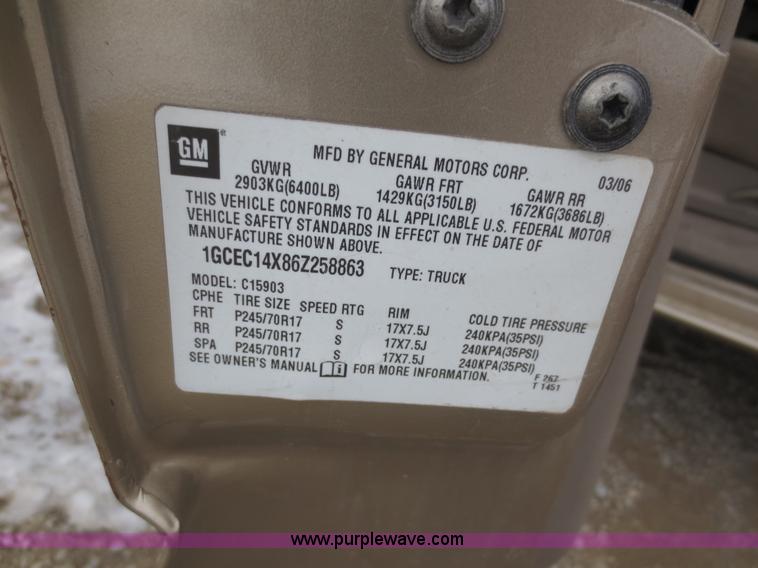 image for item D5793 2006 Chevrolet Silverado 1500 pickup truck