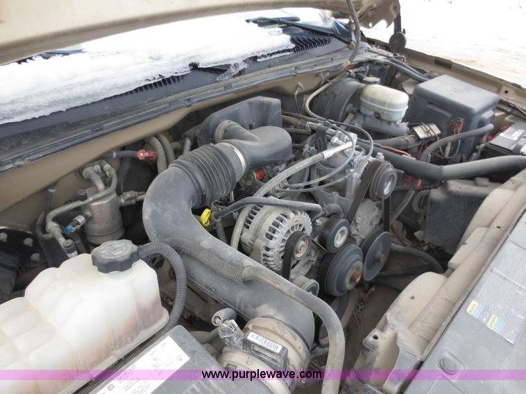 image for item D5793 2006 Chevrolet Silverado 1500 pickup truck