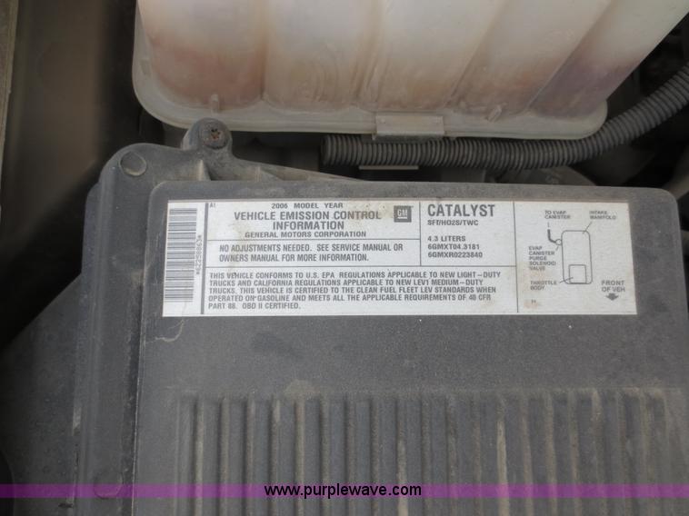 image for item D5793 2006 Chevrolet Silverado 1500 pickup truck