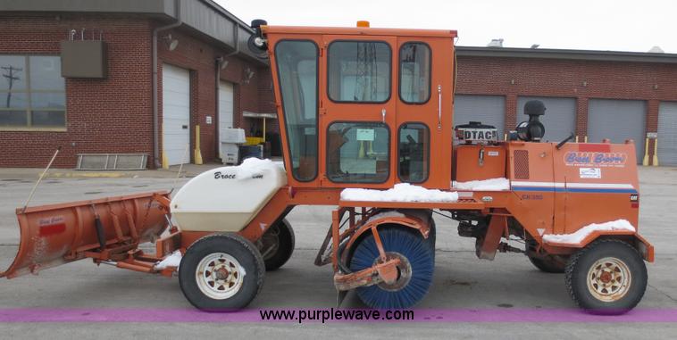 image for item D5794 2001 Broce CR-350 self propelled broom