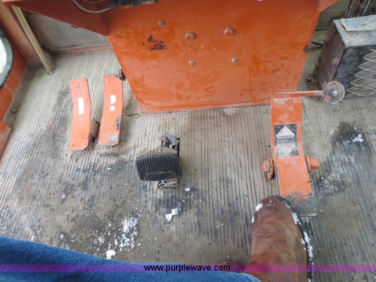 image for item D5794 2001 Broce CR-350 self propelled broom