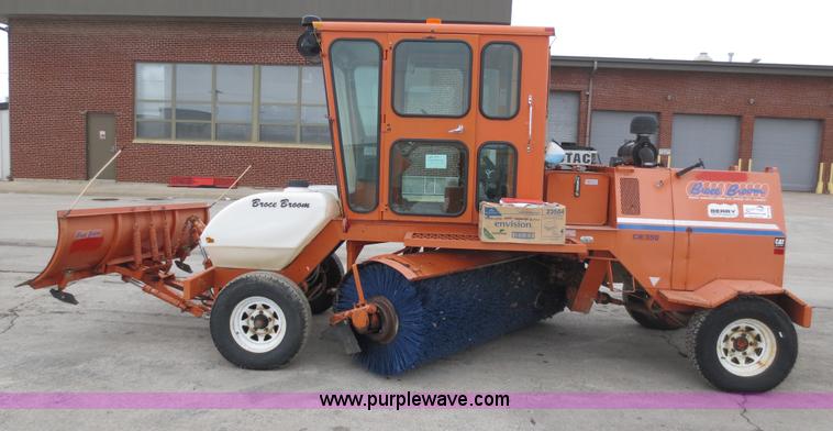 image for item D5795 2001 Broce CR-350  self propelled broom