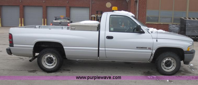 image for item D5796 2001 Dodge Ram 1500 pickup truck