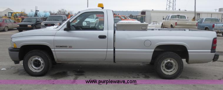 image for item D5796 2001 Dodge Ram 1500 pickup truck