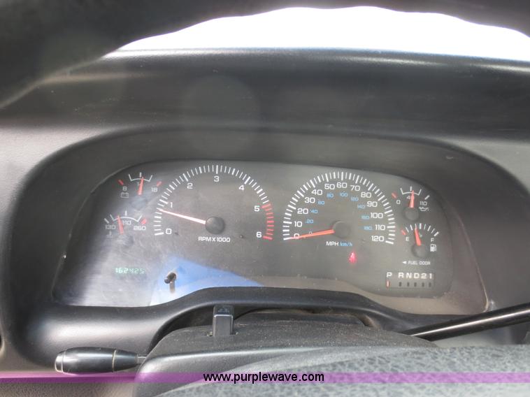 image for item D5796 2001 Dodge Ram 1500 pickup truck