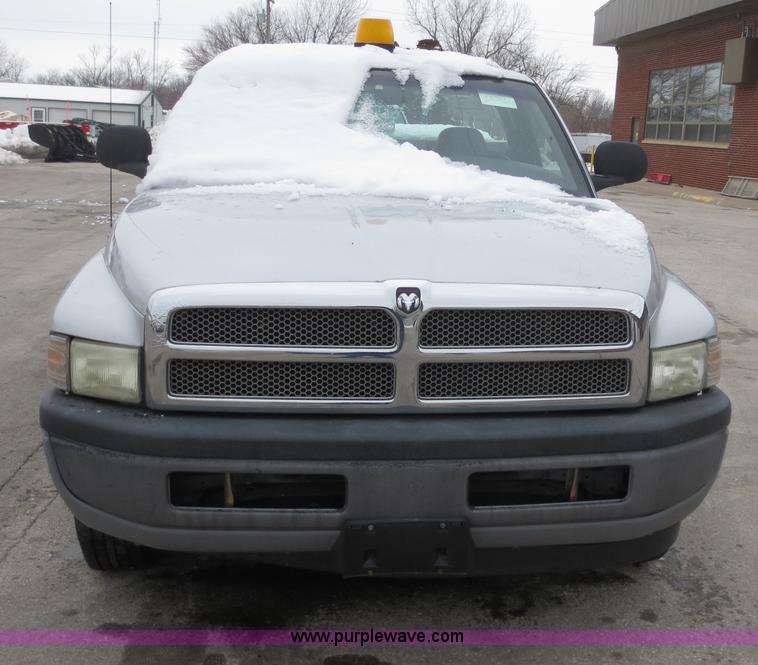 image for item D5797 2001 Dodge Ram 1500 pickup truck