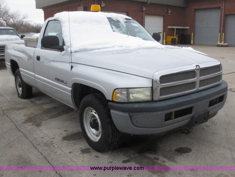 image for item D5797 2001 Dodge Ram 1500 pickup truck